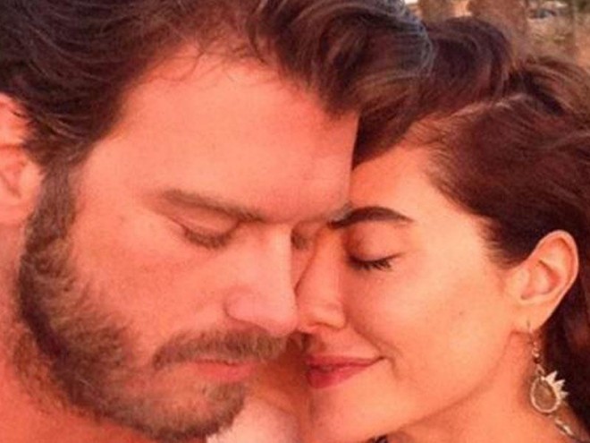 Evləri var, amma kirayə yaşayacaqlar - foto