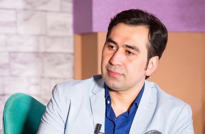 Elton Hüseynəliyev saxta dostlardan yazıb