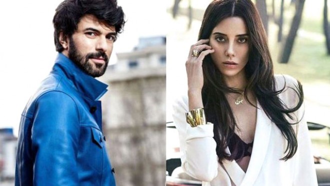 Aktrisa sevgilisinin evinə köçdü