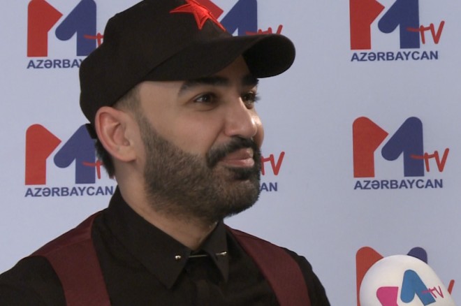 Mahnısı sevilən Elvin Elcan xoş xəbərini ilk olaraq bizə açıqladı - özəl   