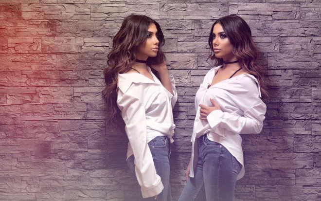 Əkizlərdən biri oriental oynadı - video