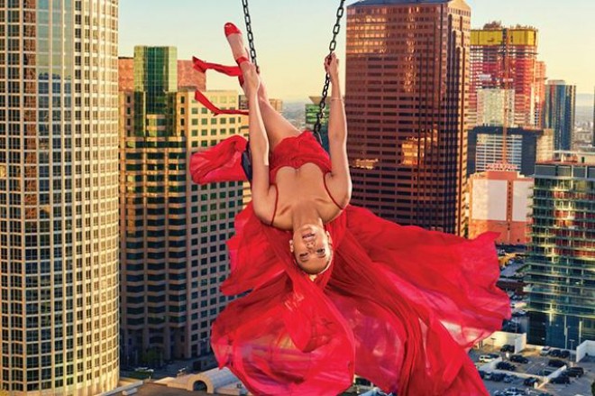 Cennifer Lopezdən qeyri-adi fotosessiya