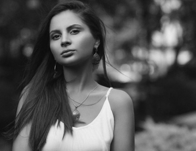 Aynişan dostlarına atmacalı mesaj verdi