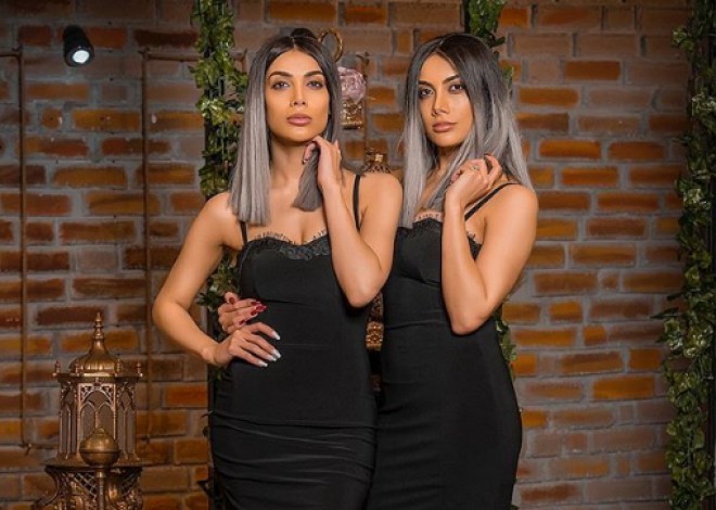 Əkiz müğənnilərin ailəsi – foto