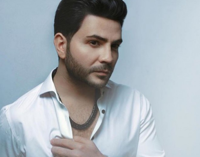 Elçin qaynanası ilə şəkildə