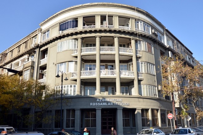 Bakıda rəssamların sərgisi açılıb