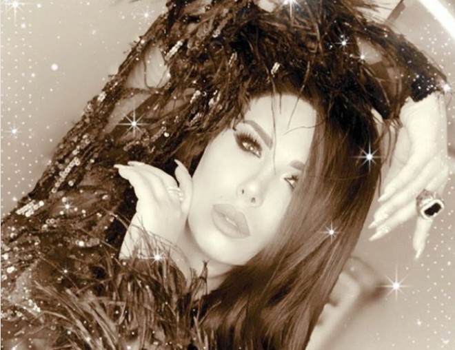 Günel sevənlərinə öpüş göndərdi