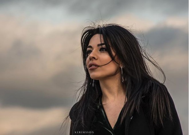 Emilyanın cazibədar fotoları