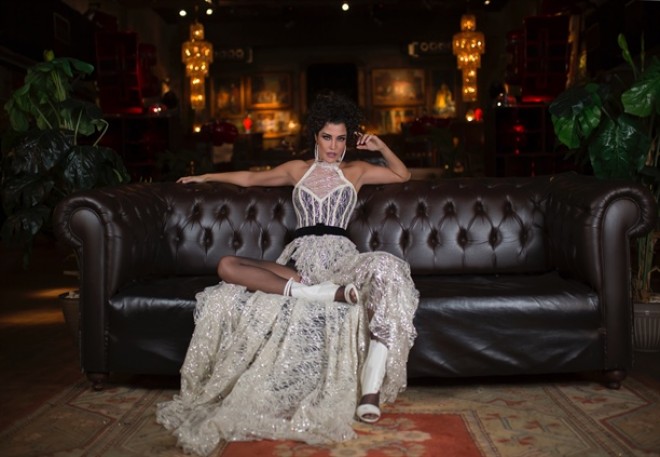 Model 12 illik qaydanı pozdu - foto