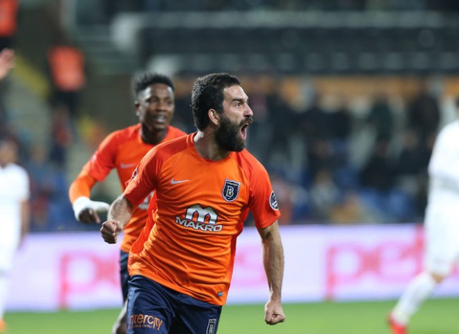 Yeni avtomobilinə xeyli pul xərclədi