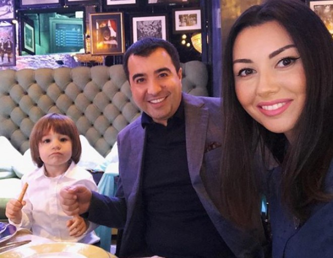 Safura Əliyevanın ailəsi ilə yeni şəkli