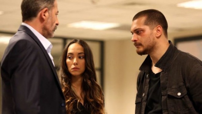 Çağatay Ulusoy keçmiş sevgilisinə qayıtdı