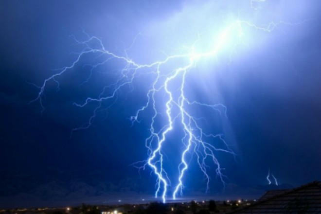 Sabah hava qəliz olacaq, şimşək çaxacaq