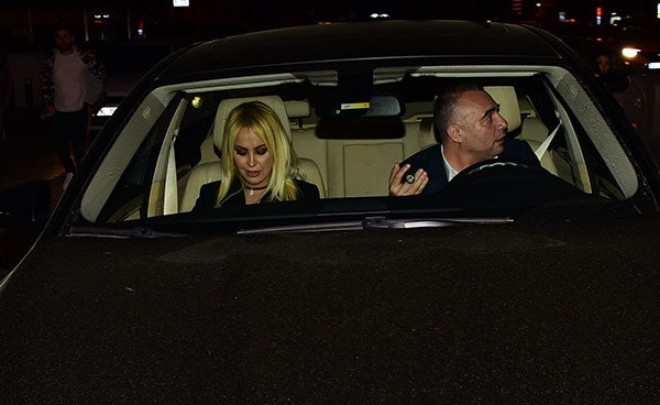 Oktay Kaynarca sarışın xanımla göründü