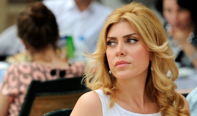 Xoşqədəm Baxşəliyeva əkizlərini göstərdi