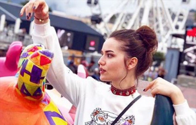 Fahriye Evcen Afrikada