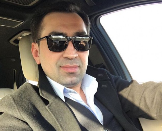 Elton yenə atmaca atdı