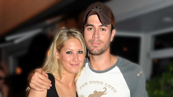 Enriki İqlesias sevgilisi ilə Mayamidə - foto