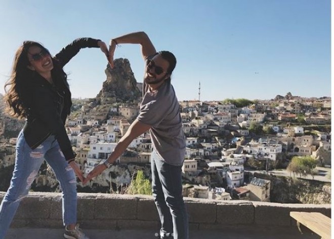 Sevilən cütlükdən əyləncəli foto