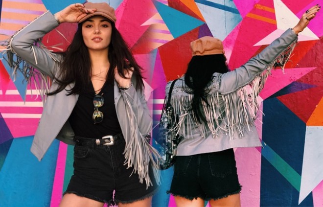 Handenin diqqət çəkən duruşu