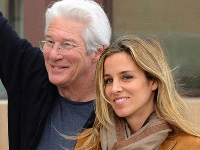 Aktyor Riçard Gir ailə qurur