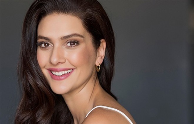 Aktrisa azyaşlılara dəstək oldu