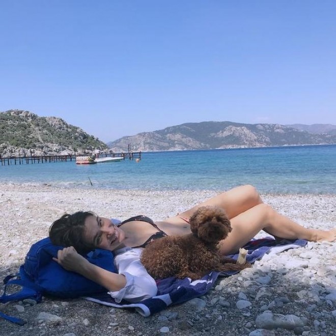 Aktrisa dəniz mövsümünü açdı