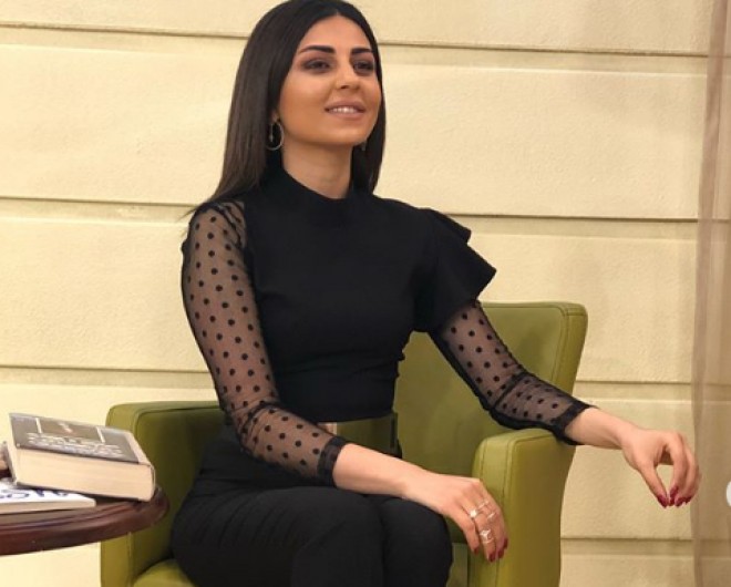 Gülayın anası ilə şəkli