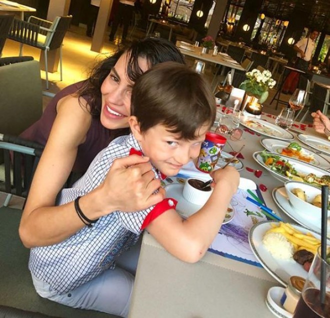 Günay oğlunun doğum gününü qeyd etdi