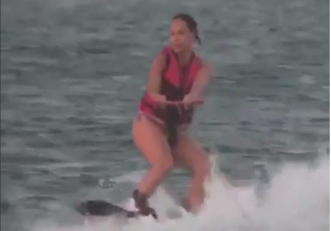 Hülya Avşar sörfinq sürdü