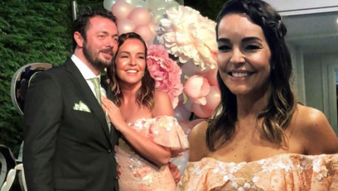 Müğənni Bengü nişanlanıb