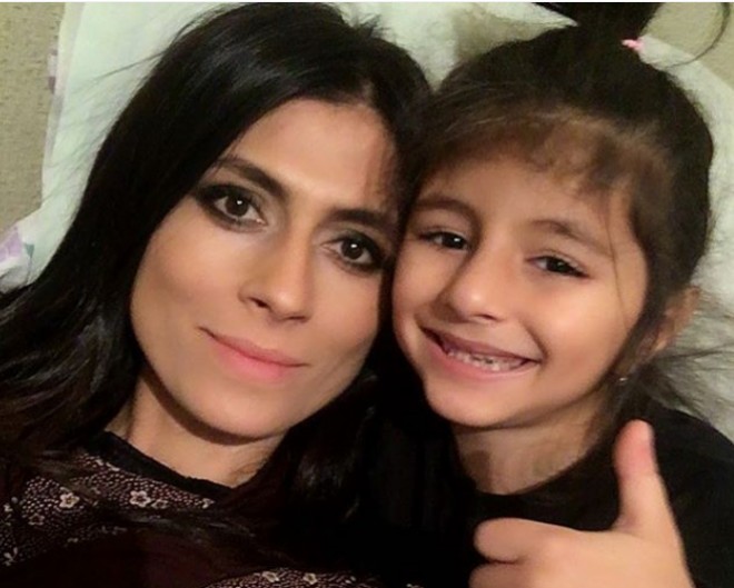 Müğənni qızı ilə qürurlandı - təbrik