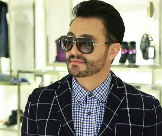 Nadir Qafarzadə oğlu ilə öyündü