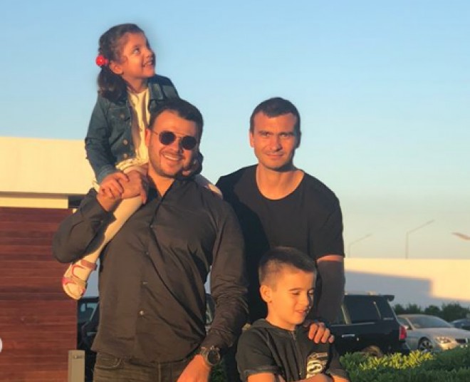 Emin övladları ilə istirahətdə - foto