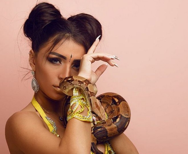 “Mənə söz atıb reklam olunmağa çalışırlar” – Renka isə sağlam rəqabəti xoşlayır