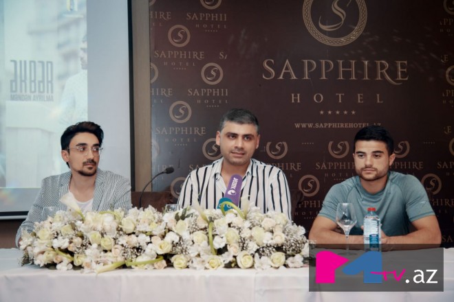 “Bundan sonra efirə tək çıxacağam" - Əkbər Əliyev “Məndən ayrılma” klipini təqdim etdi  – reportaj