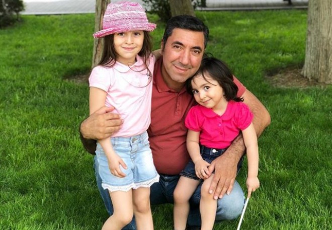 Əməkdar Artist övladları ilə Latviyada - foto