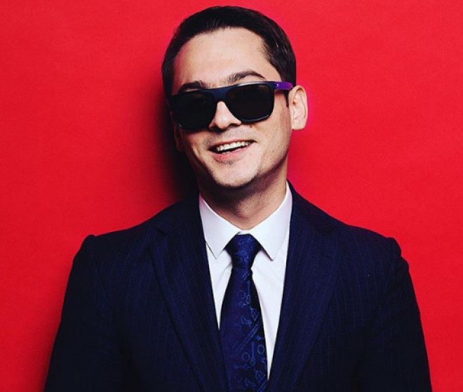 Emil yeni fotosessiyaya imza atıb