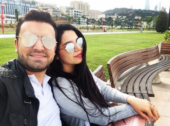 Teleaparıcı xanımı ilə göründü