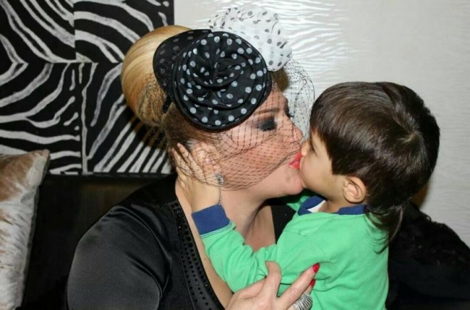 Mətanət İsgəndərlinin nəvəsi müğənni olacaq?