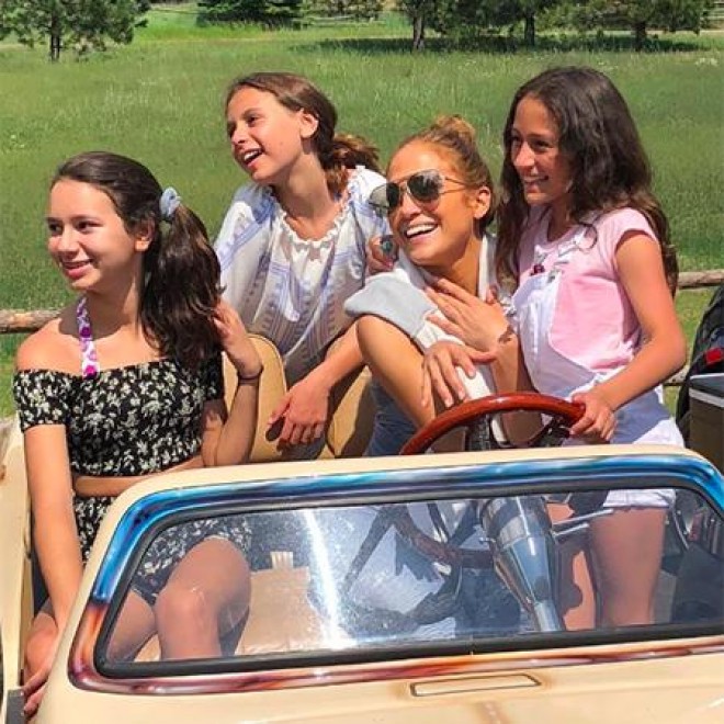 Cennifer Lopez ailəsi ilə tətilə getdi - foto