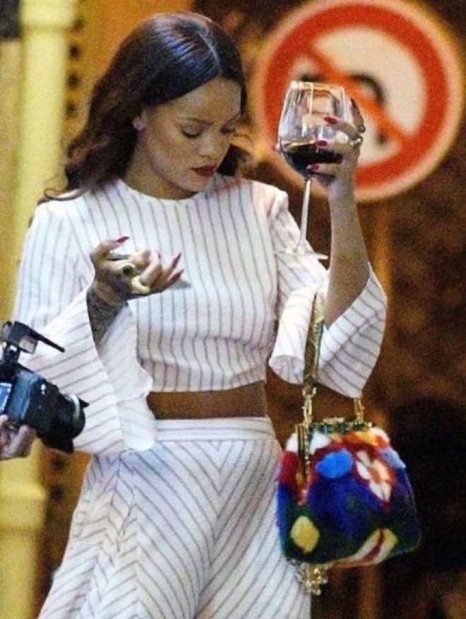 Rihannanın qəribə adəti üzə çıxdı - foto