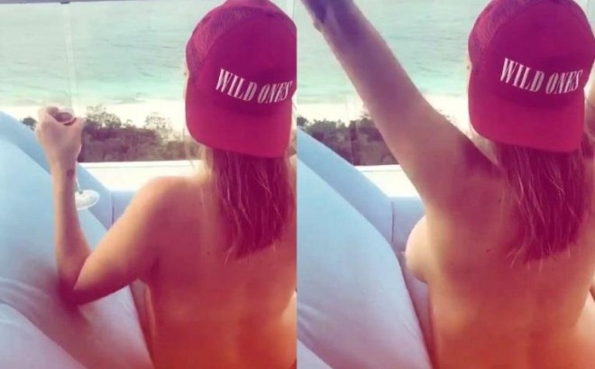 Model çılpaq fotolarını paylaşdı