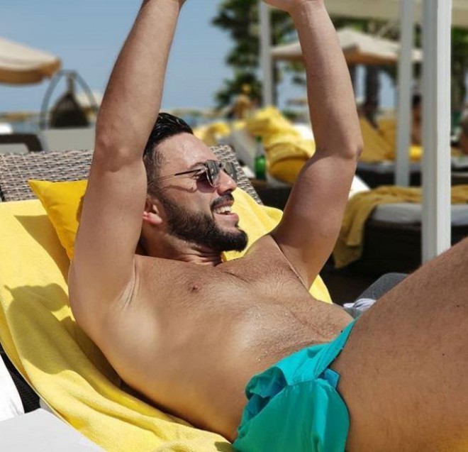 Müğənninin çimərlik fotosessiyası bəyənilmədi&nbsp;