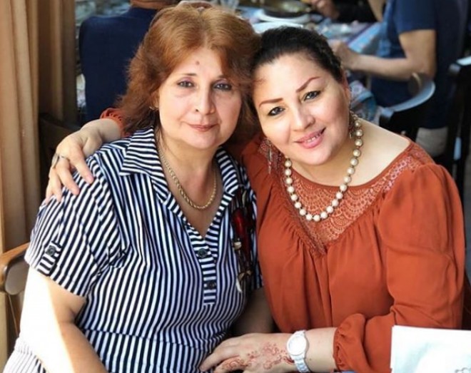Əməkdar Artist bacısı ilə şəklini paylaşdı