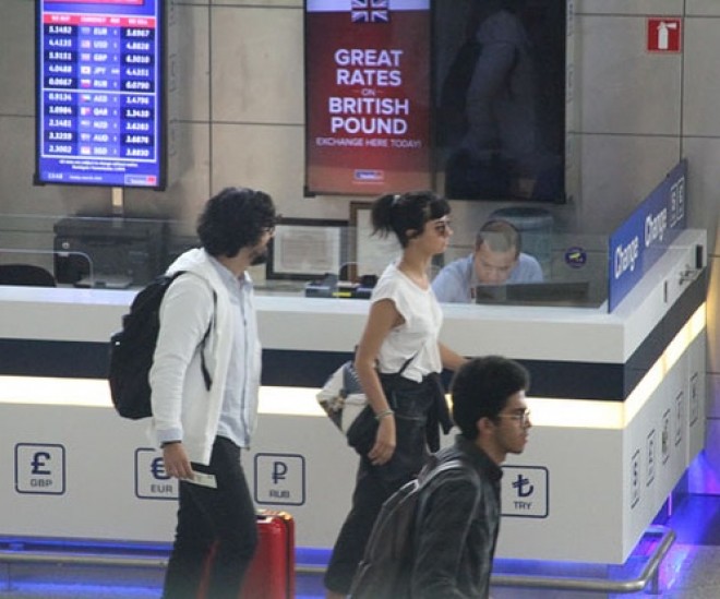 Aktrisa sevgilisi ilə Parisə getdi - foto