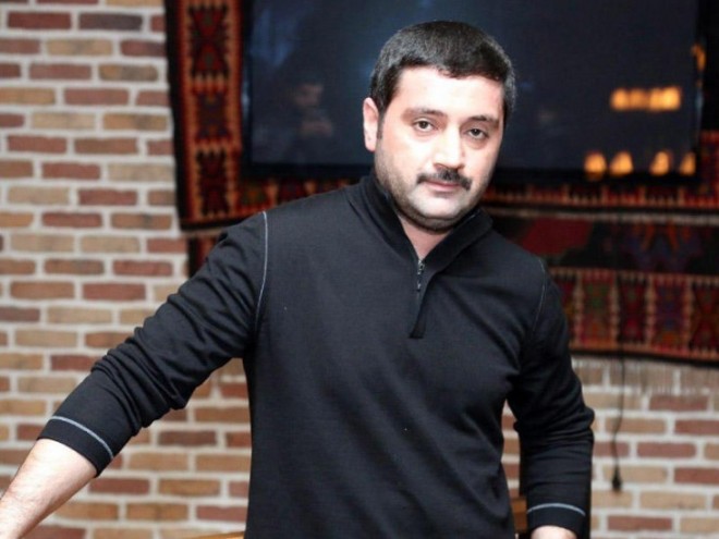 İzzət Bağırov verilişə ailəsi ilə gəlib