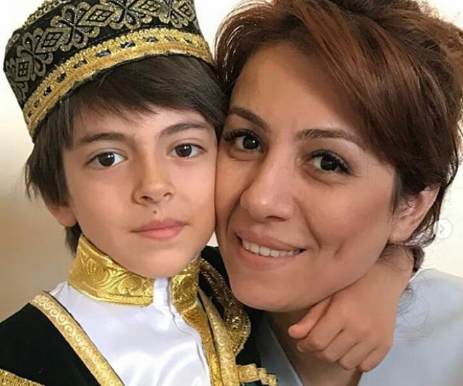 Müğənni Yeganə öğlu ilə – foto