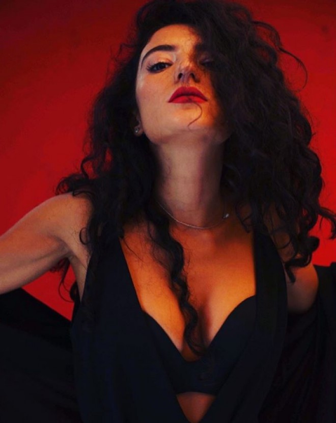 Dilarədən növbəti cazibədar foto