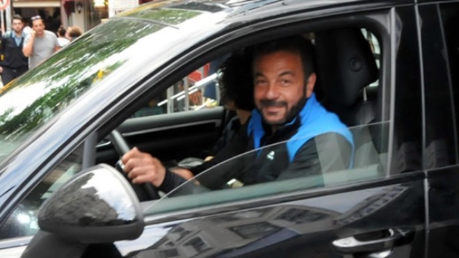 Aktyor 500 min lirəyə avtomobil alıb